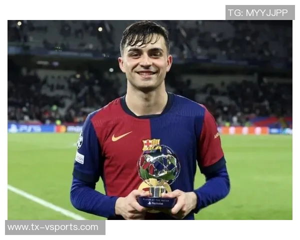 佩德里从英格兰归来即现身巴塞罗那活动,受现场球迷热烈追捧