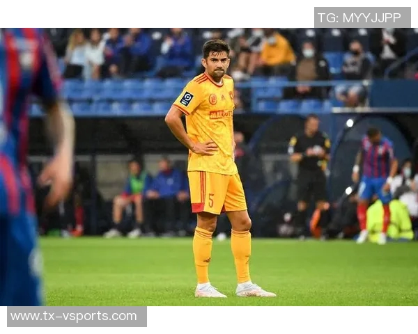 阿斯：阿隆索视卡马文加为球队关键部分，教练组对球员很满意